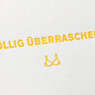 paul-dieter-letterpress_grusskarten_klappkarten_GK00031_voellig-uebrraschend_überraschung_BH_lustig_fun_zoom